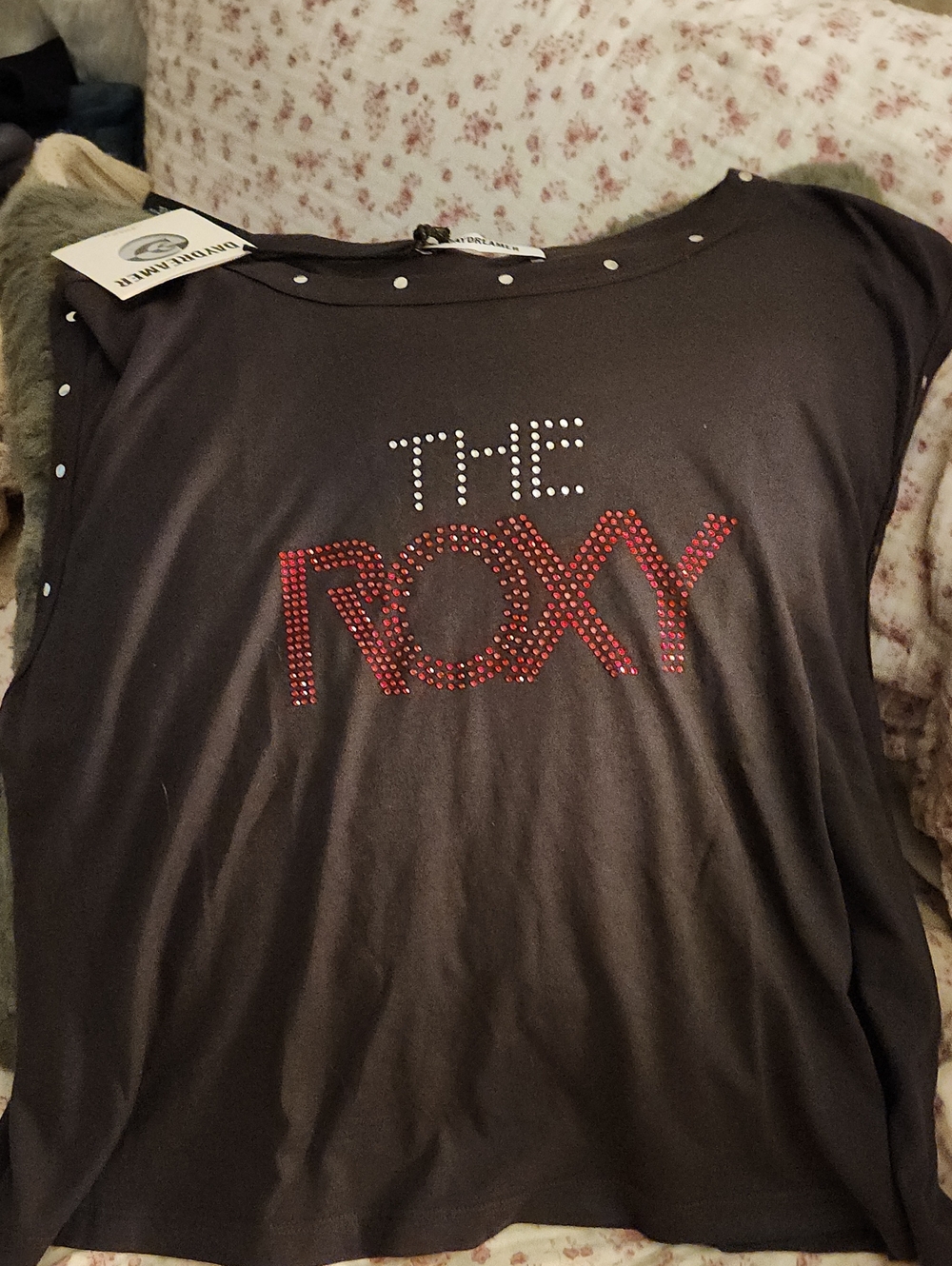 Daydreamer Black Tee with The Roxy